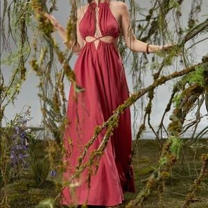 SHEIN  CUTOUT DETAIL HALTER DRESS